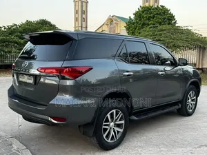 Toyota Fortuner 2.8 D AWD 2017 Gray