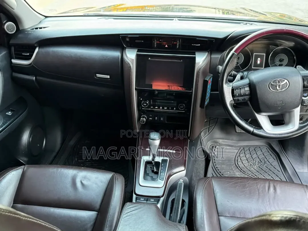 Toyota Fortuner 2.8 D AWD 2017 Gray