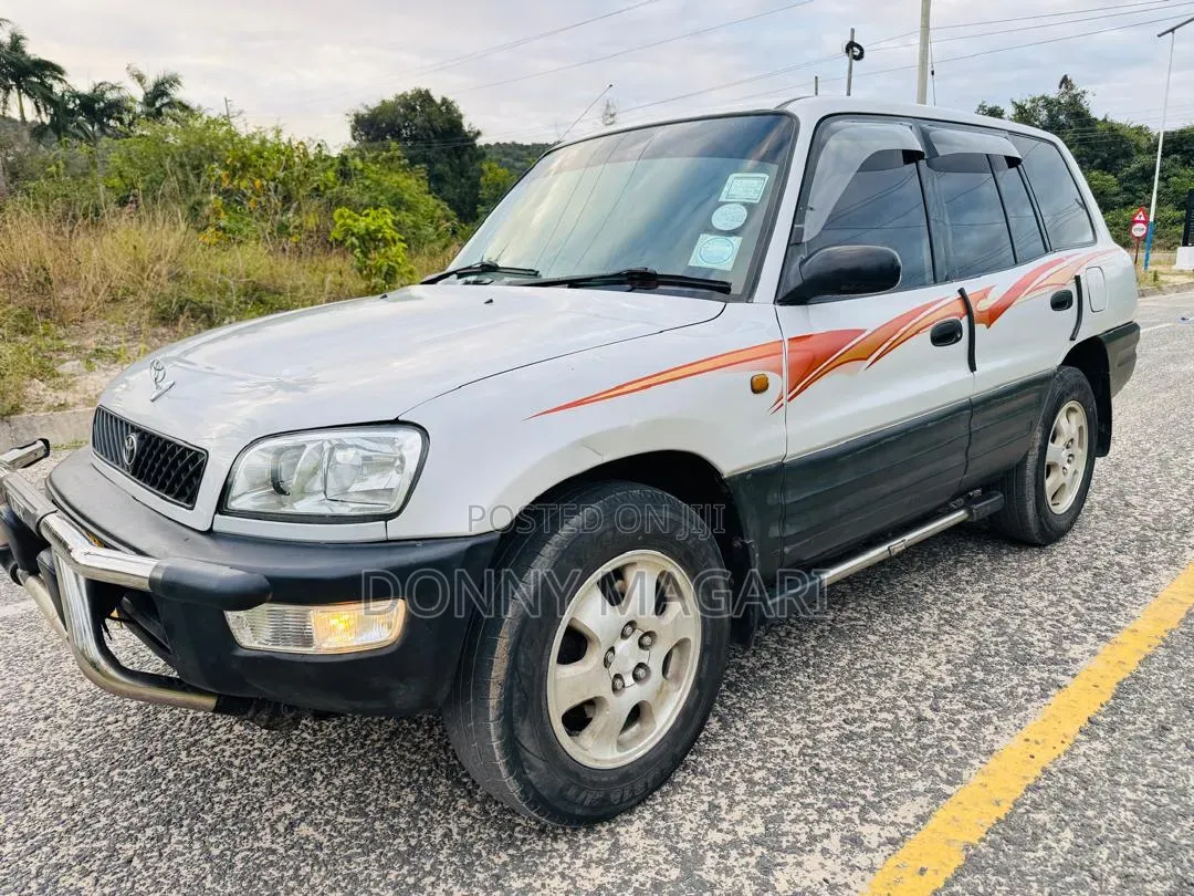 Toyota RAV4 2004 White