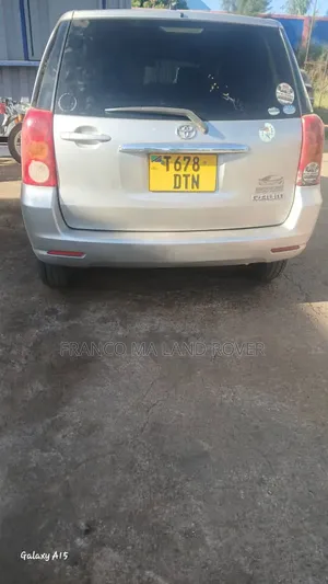 Toyota Raum 2004 Gray