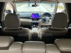 Toyota Vanguard 2010 Gray