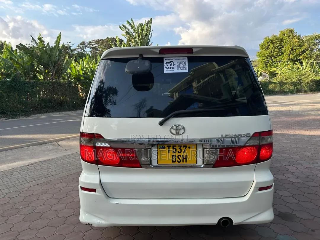 Toyota Alphard 2004 White