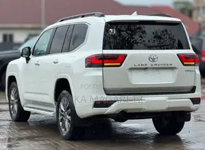 Toyota Land Cruiser 2024 White