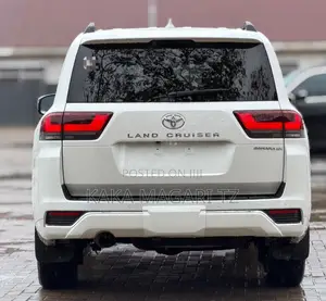 Toyota Land Cruiser 2024 White