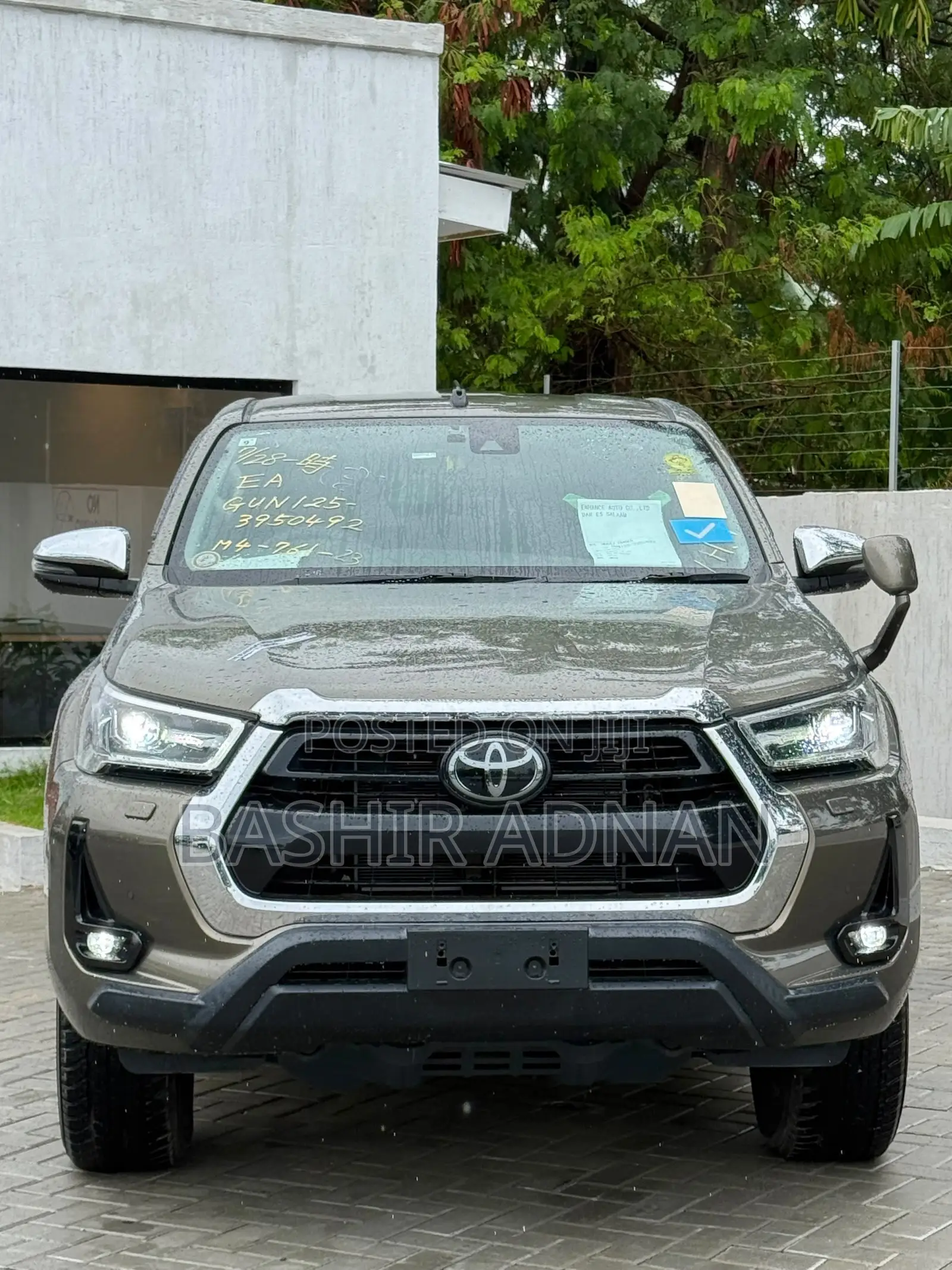 Toyota Hilux 2023 Beige
