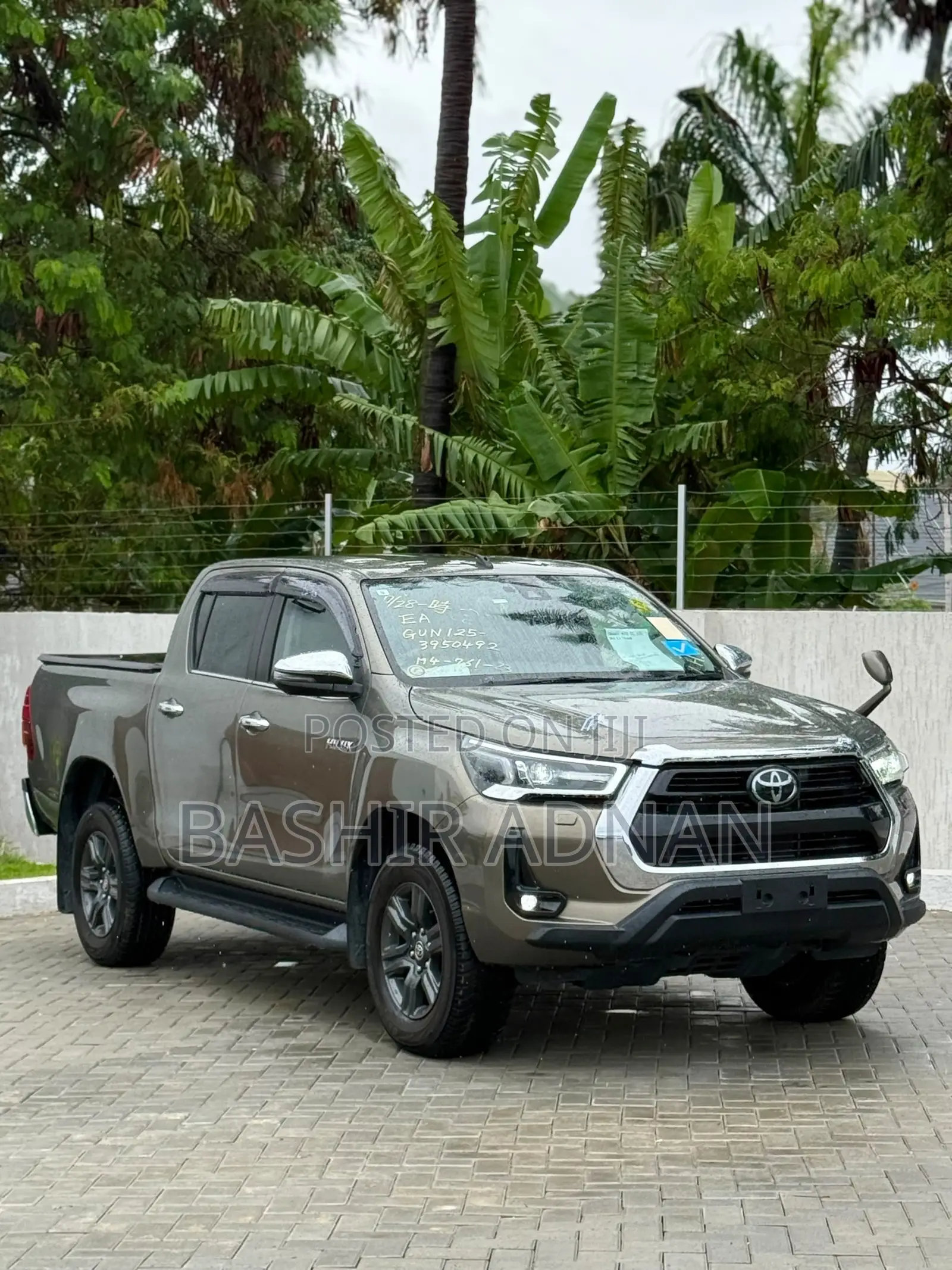 Toyota Hilux 2023 Beige