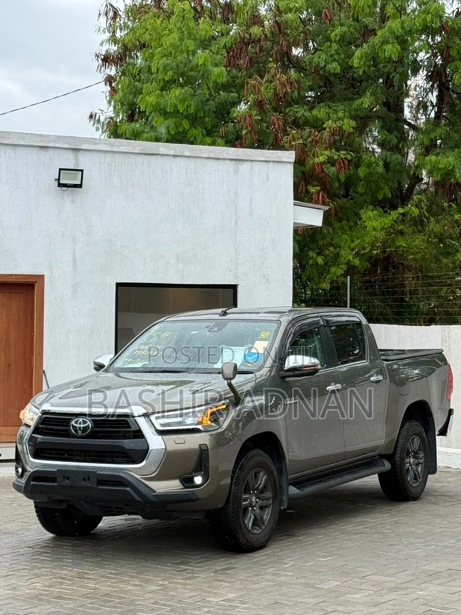 Toyota Hilux 2023 Beige