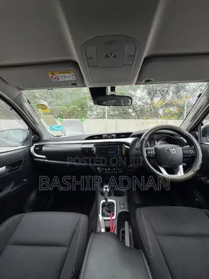 Toyota Hilux 2023 Beige
