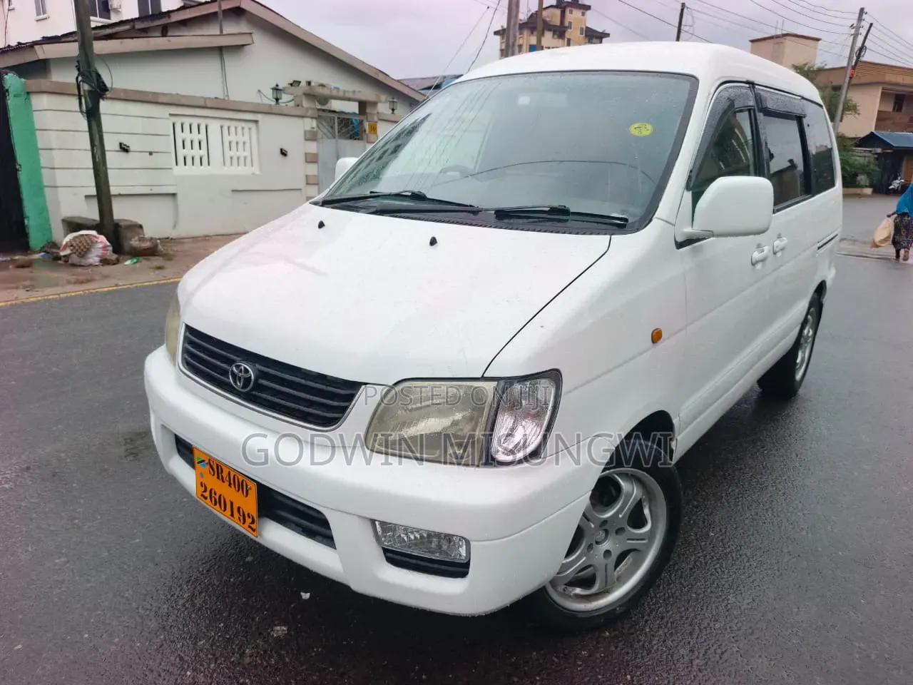 Toyota Noah 2001 White
