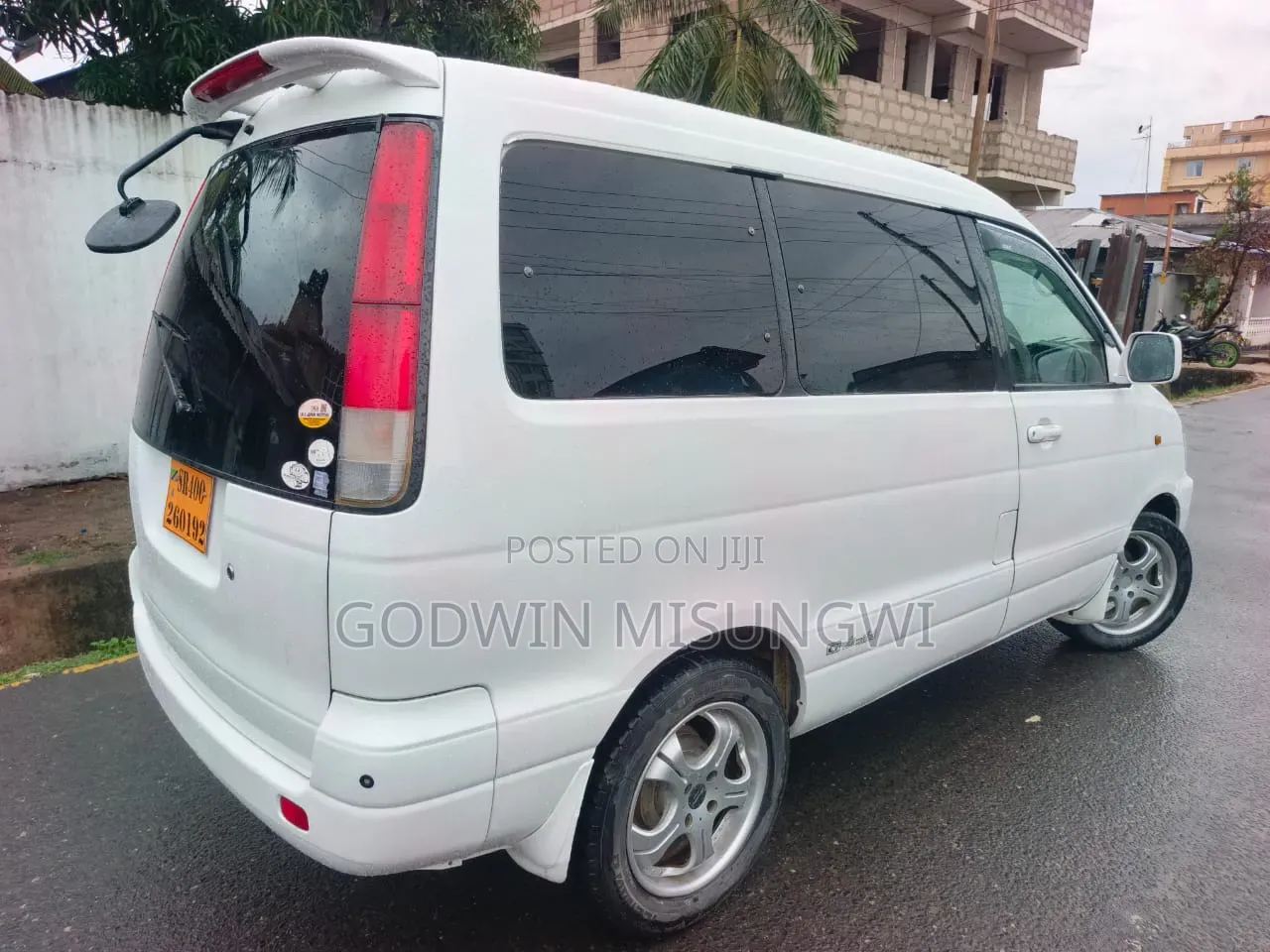 Toyota Noah 2001 White