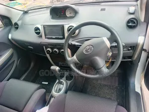 Toyota IST 2004 White