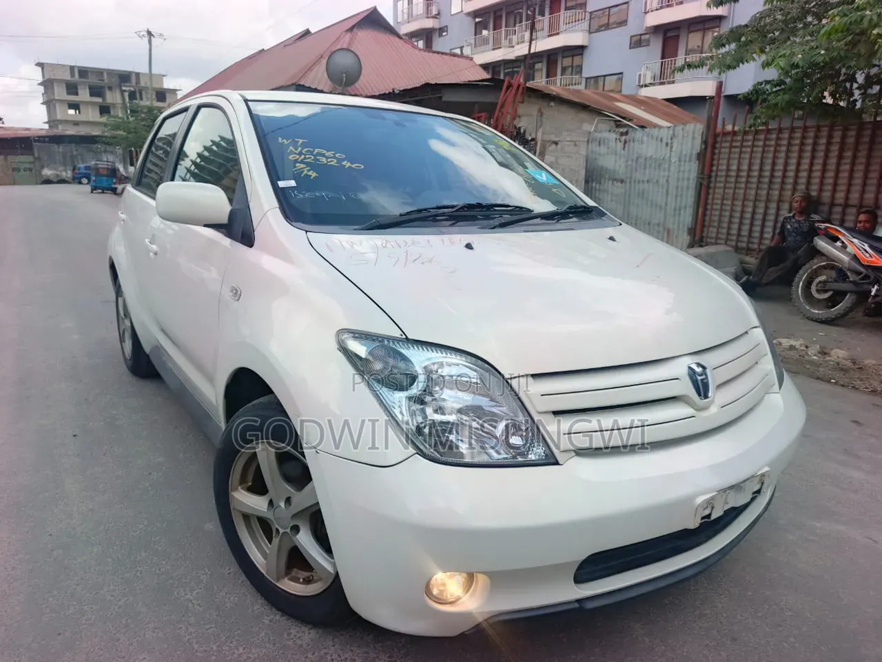 Toyota IST 2004 White