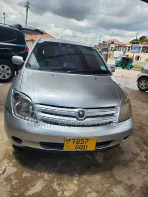 Toyota IST 2006 Silver