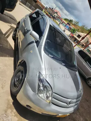 Toyota IST 2006 Silver