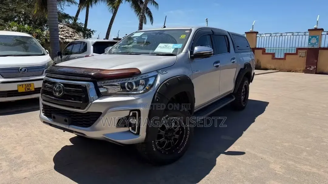 Toyota Hilux Revo Double Cab Deisel 2.4 AWD 2018 Silver