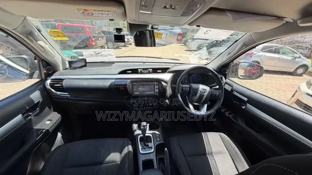 Toyota Hilux Revo Double Cab Deisel 2.4 AWD 2018 Silver
