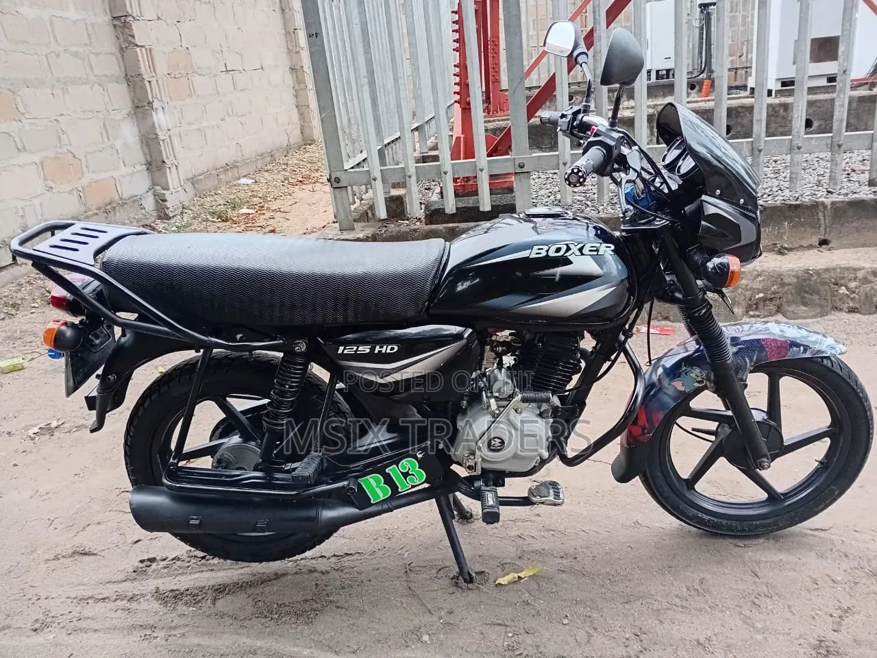 Bajaj Boxer 125 2025 Black
