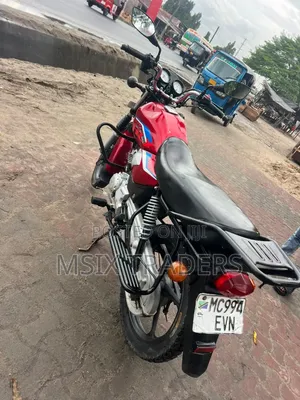 TVS HLX 125 2025 Red