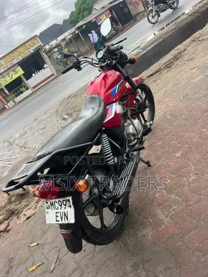 TVS HLX 125 2025 Red