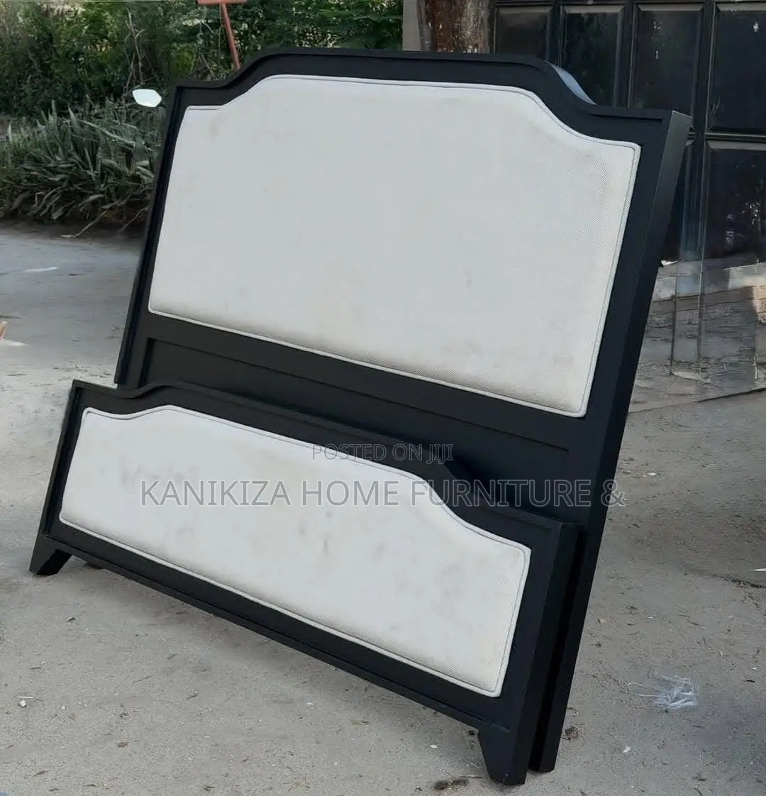 Kings Wood Sofabed Size 5/6 Color White and Black