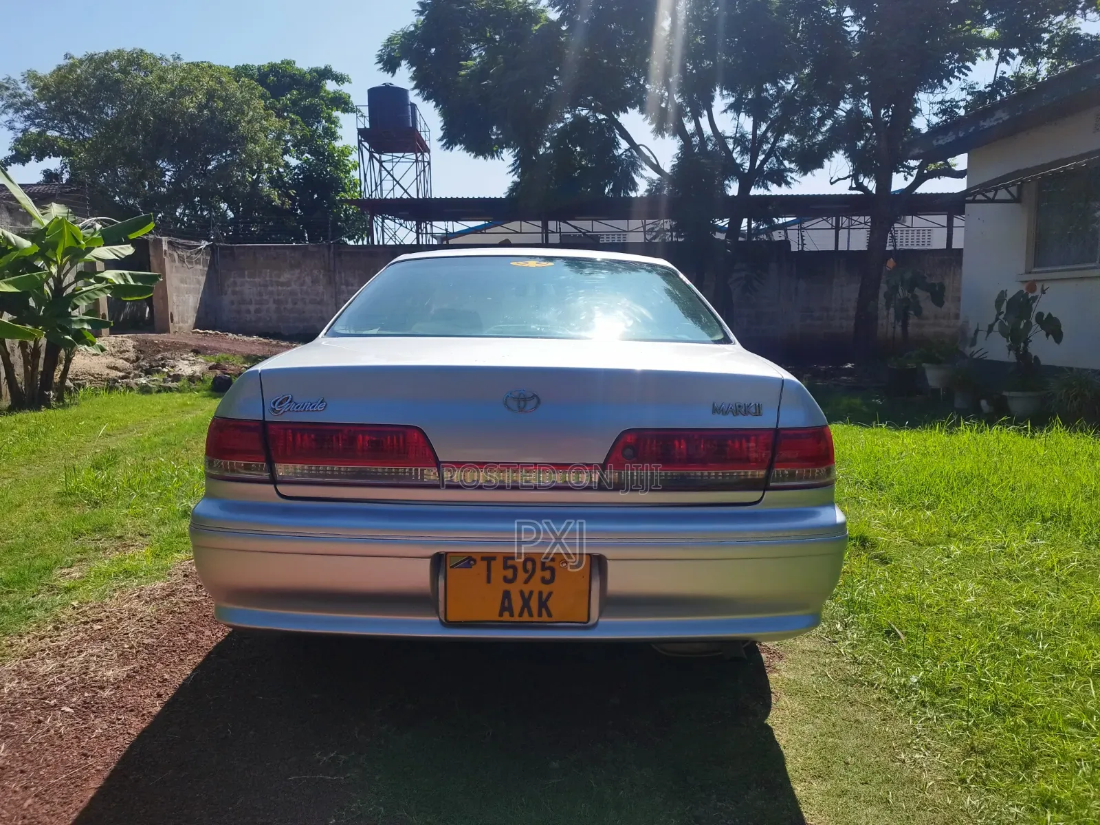 Toyota Mark II 2000 Silver