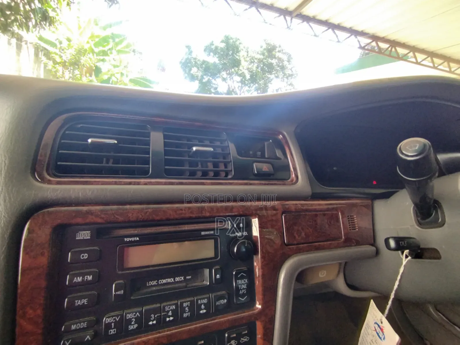 Toyota Mark II 2000 Silver