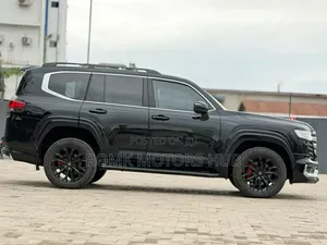 Toyota Land Cruiser Prado 2024 Black