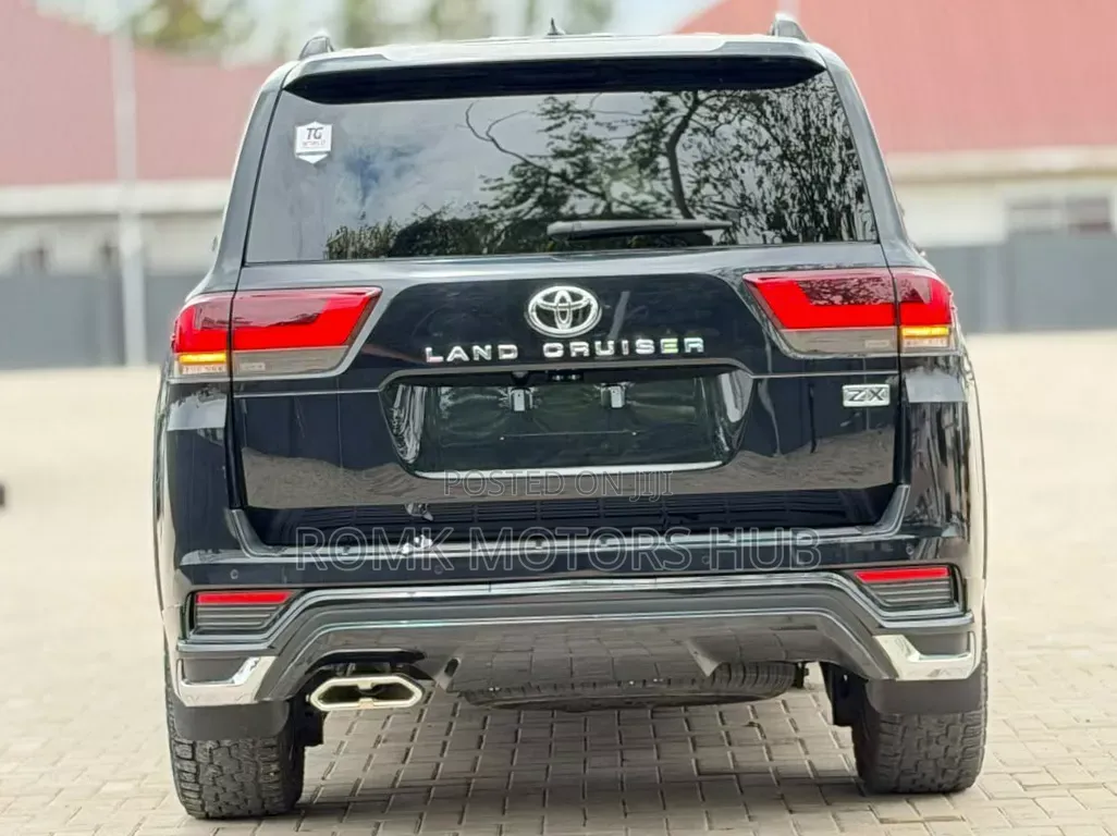 Toyota Land Cruiser Prado 2024 Black