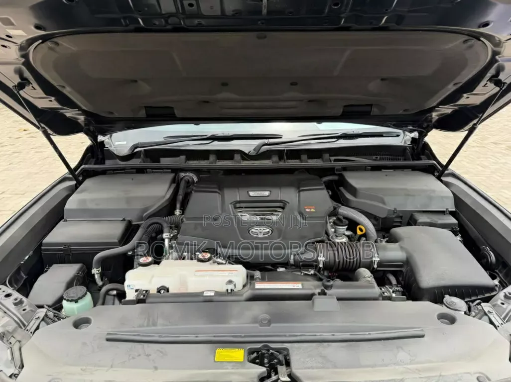 Toyota Land Cruiser Prado 2024 Black