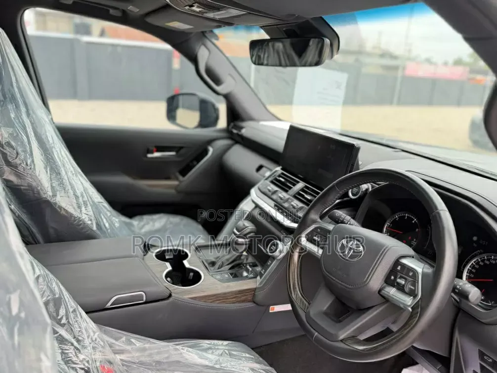 Toyota Land Cruiser Prado 2024 Black