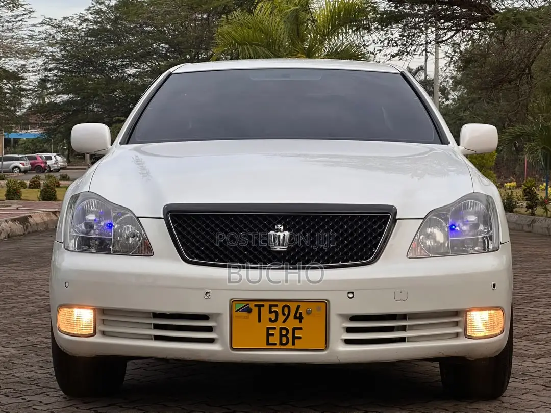 Toyota Crown 2007 White