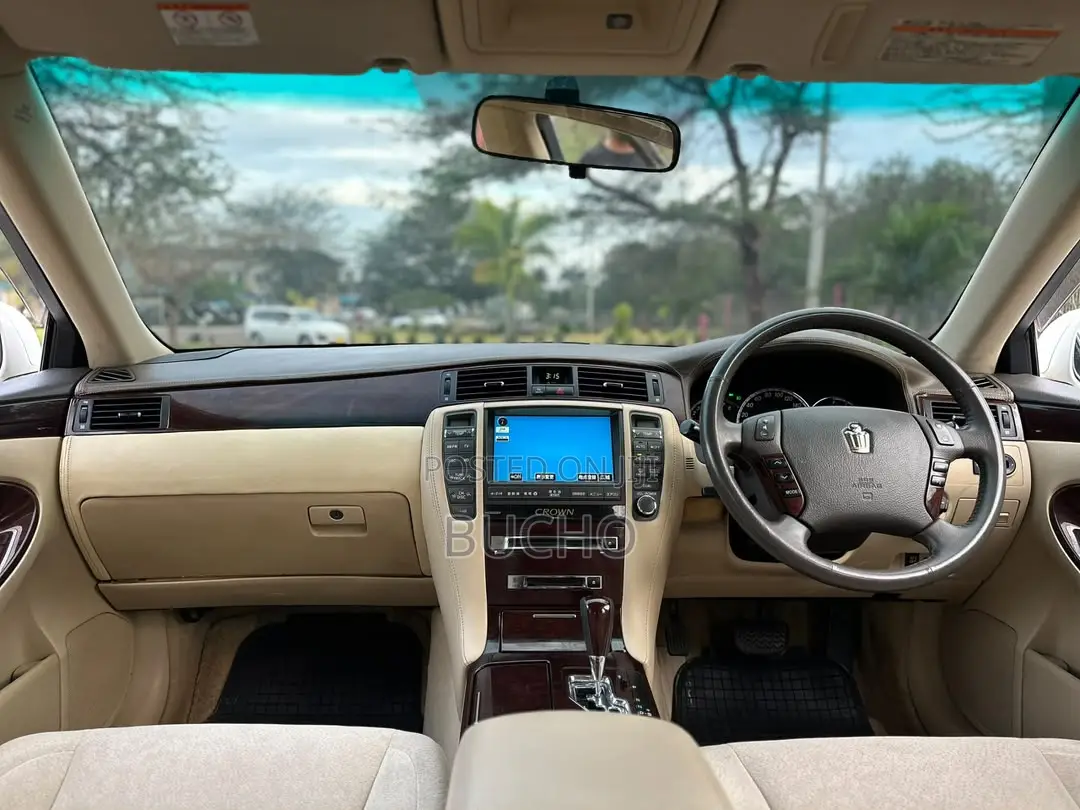 Toyota Crown 2007 White