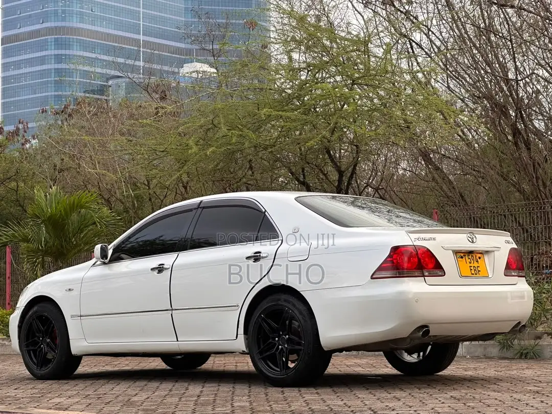Toyota Crown 2007 White