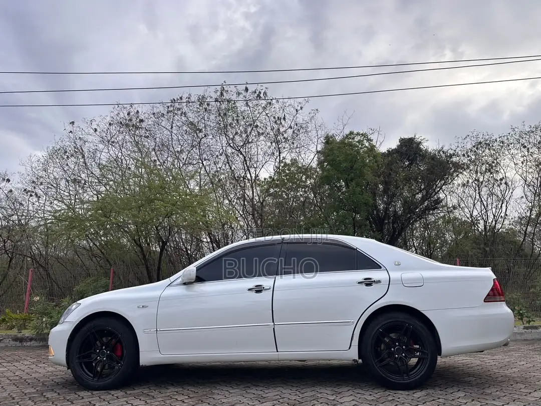 Toyota Crown 2007 White