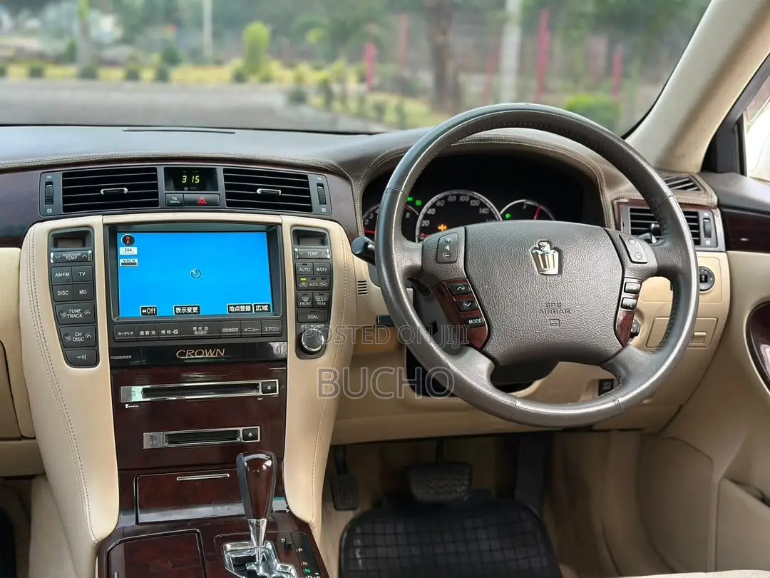 Toyota Crown 2007 White