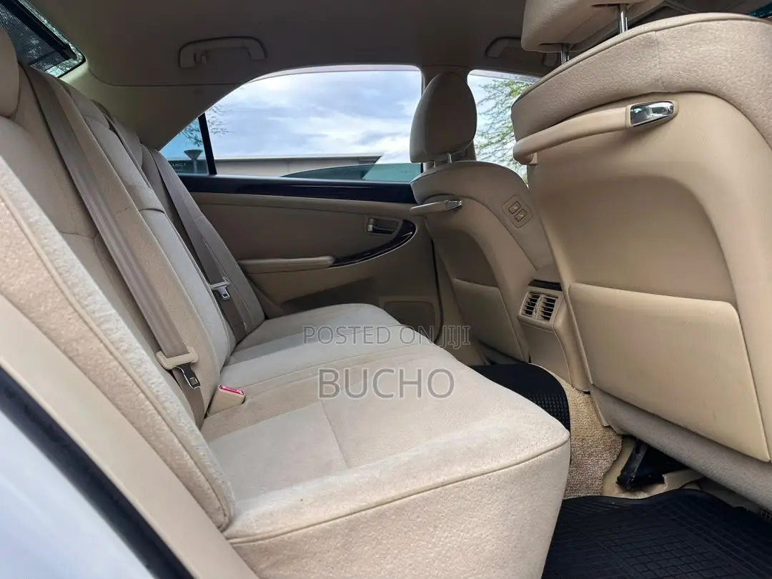 Toyota Crown 2007 White