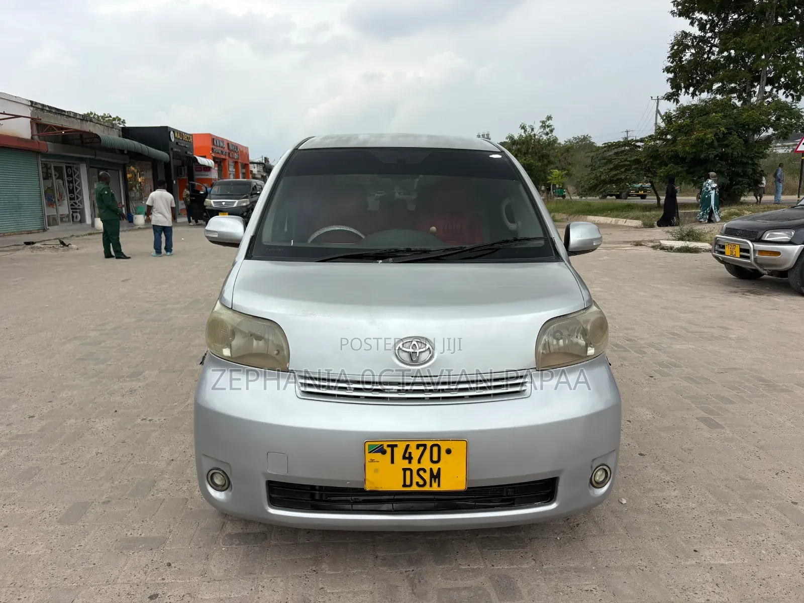 Toyota Porte 2004 Silver