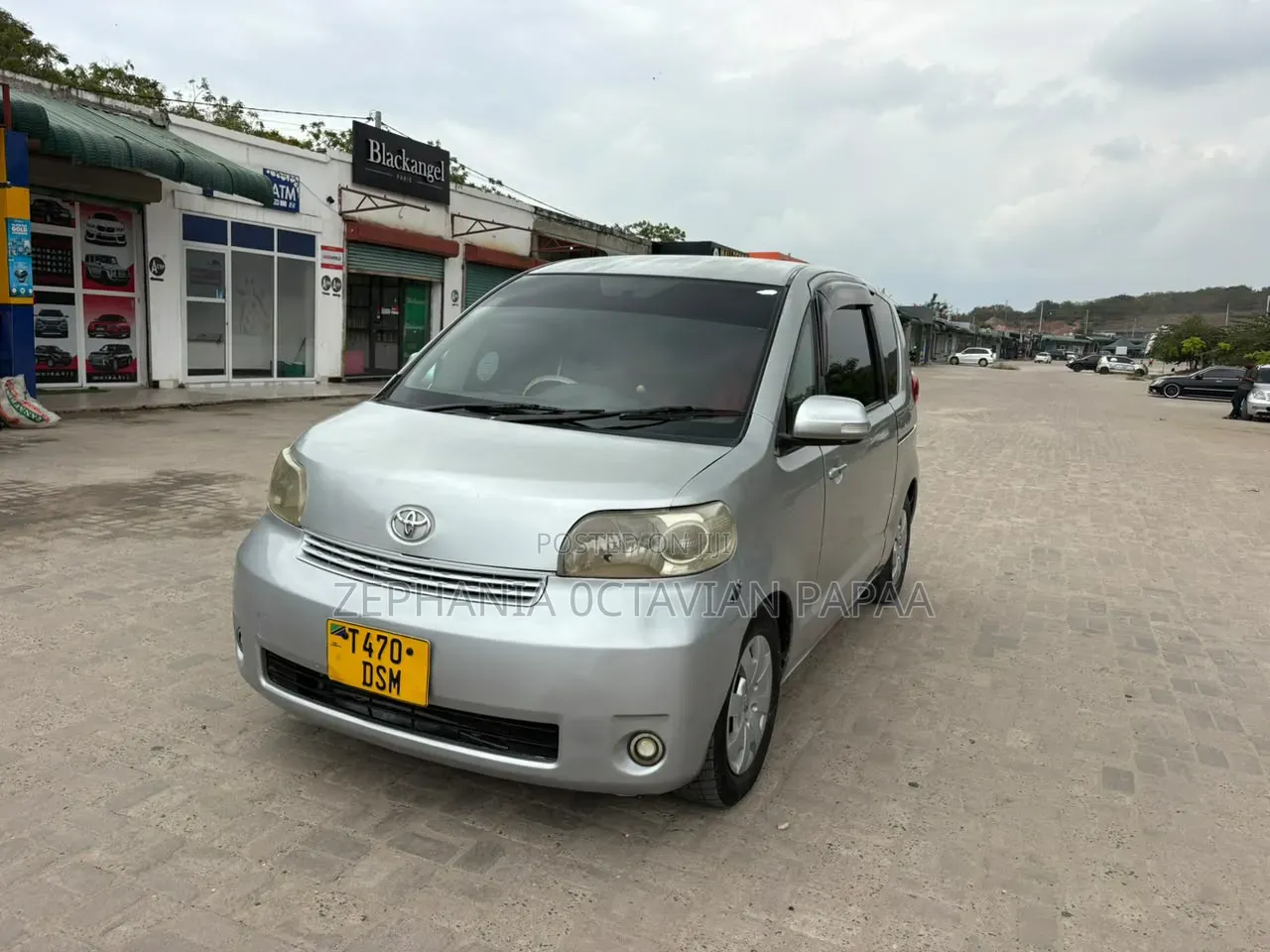 Toyota Porte 2004 Silver