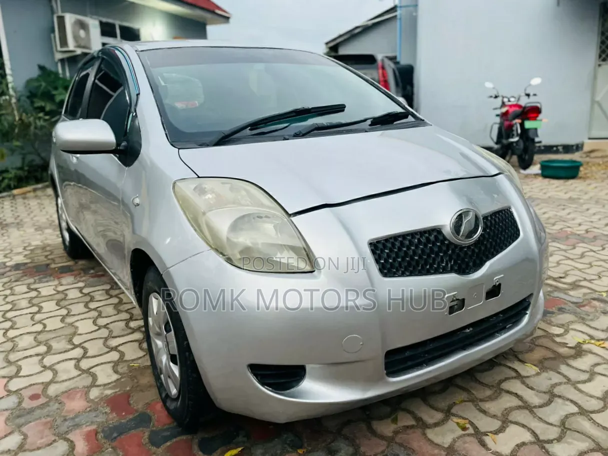 Toyota Vitz 2006 Gray