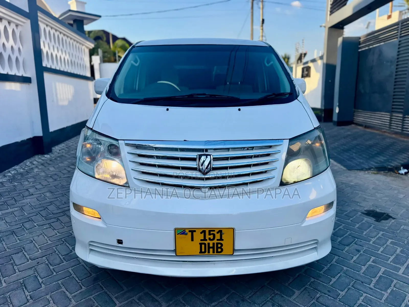 Toyota Alphard 2004 White