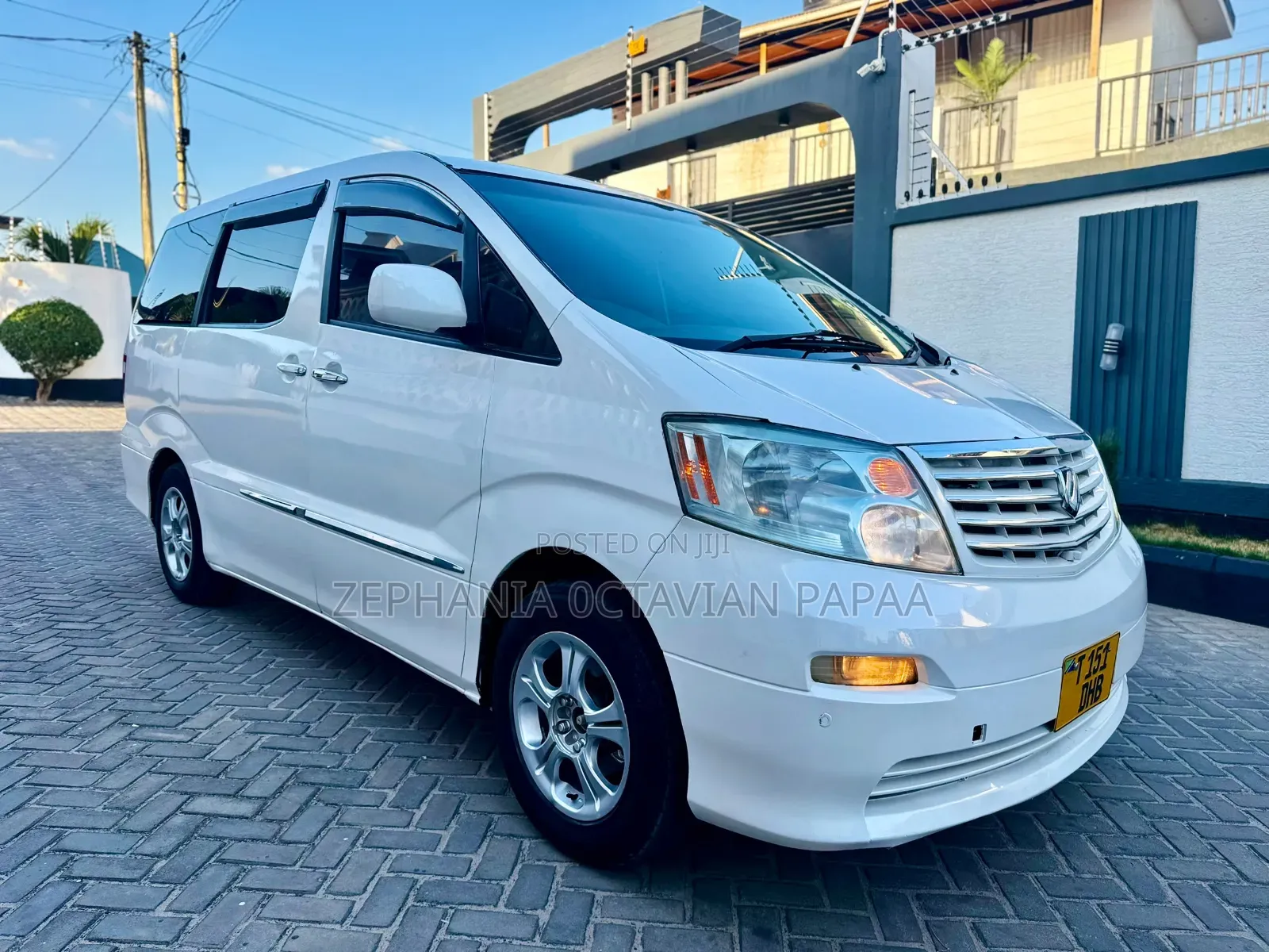 Toyota Alphard 2004 White