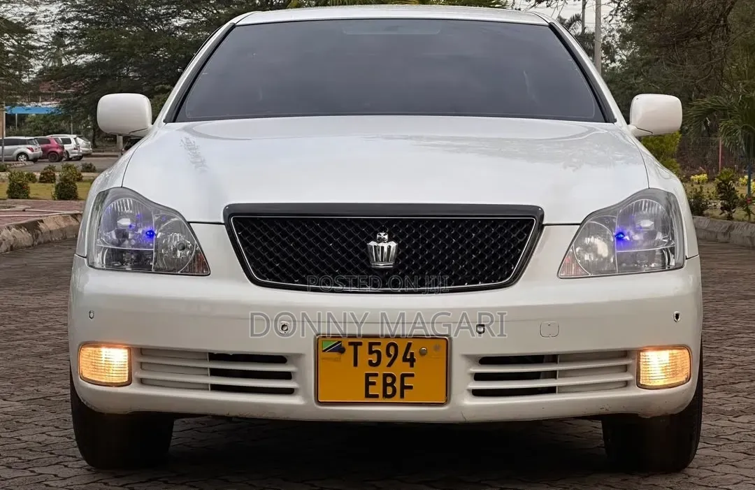 Toyota Crown 2007 White