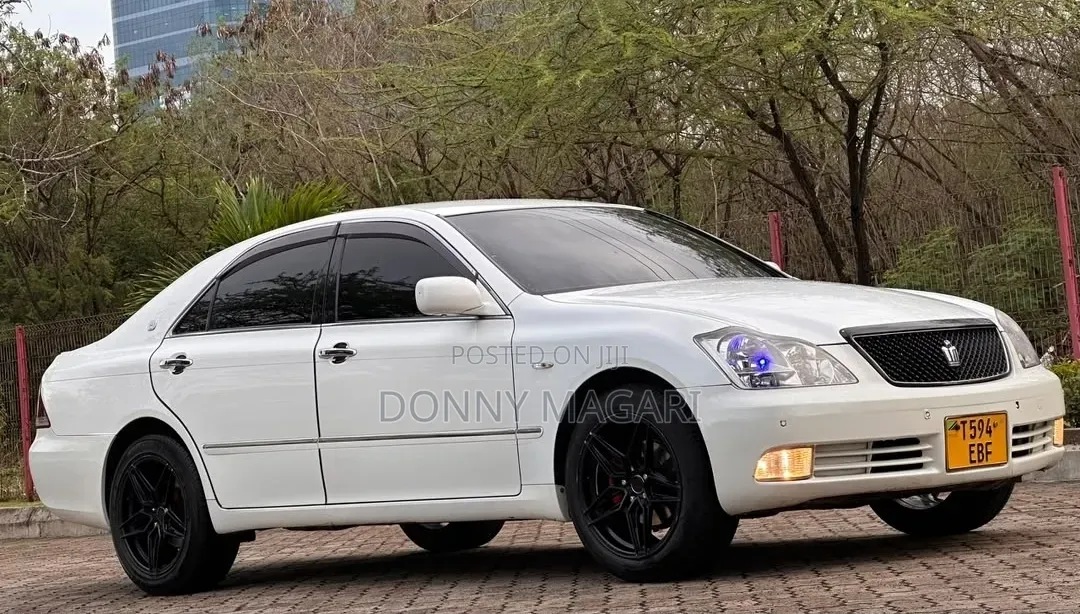Toyota Crown 2007 White