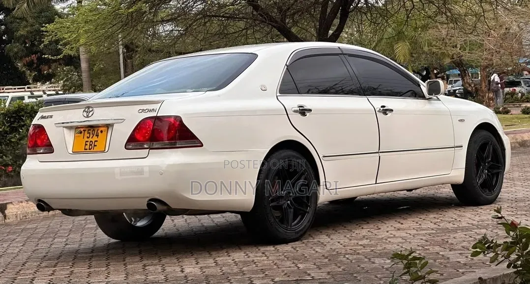 Toyota Crown 2007 White
