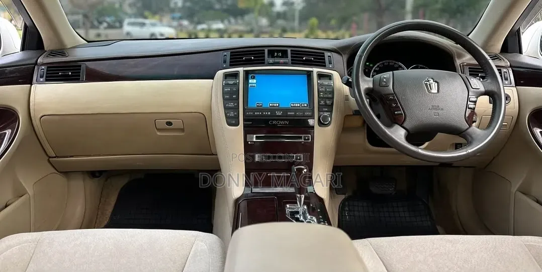 Toyota Crown 2007 White