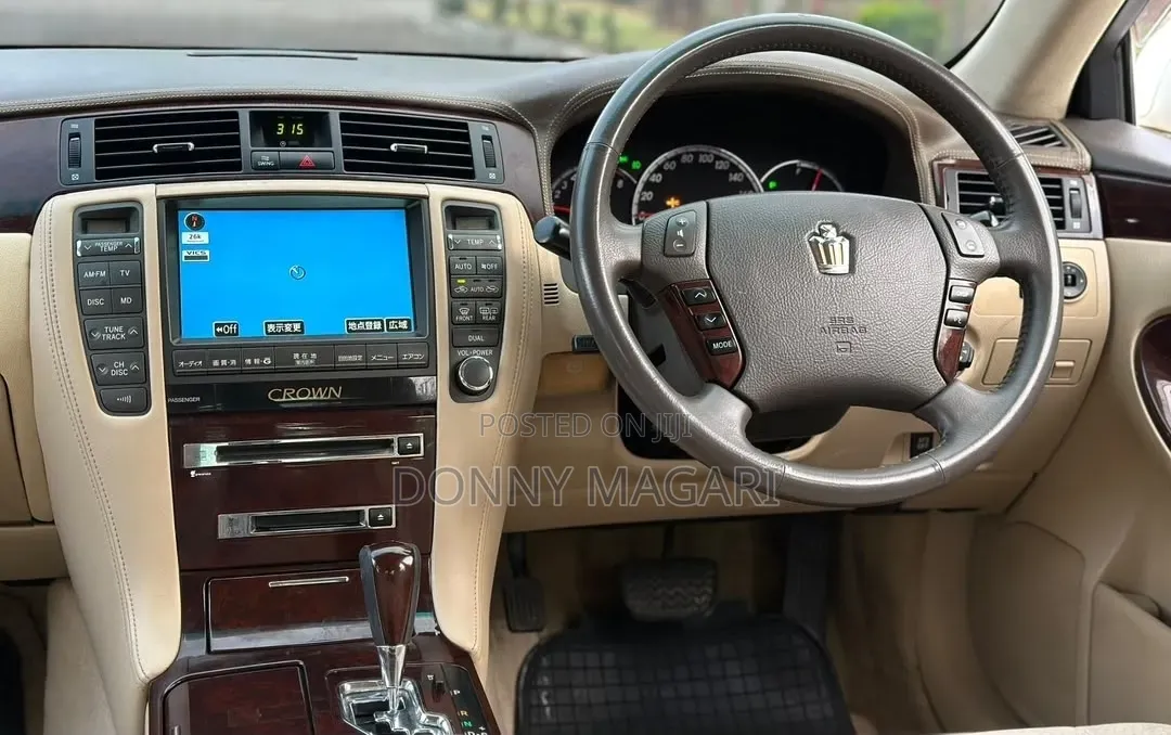 Toyota Crown 2007 White