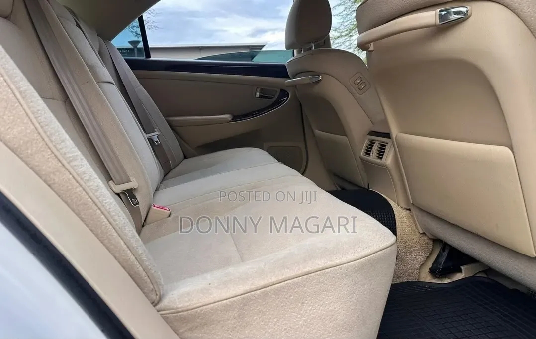 Toyota Crown 2007 White
