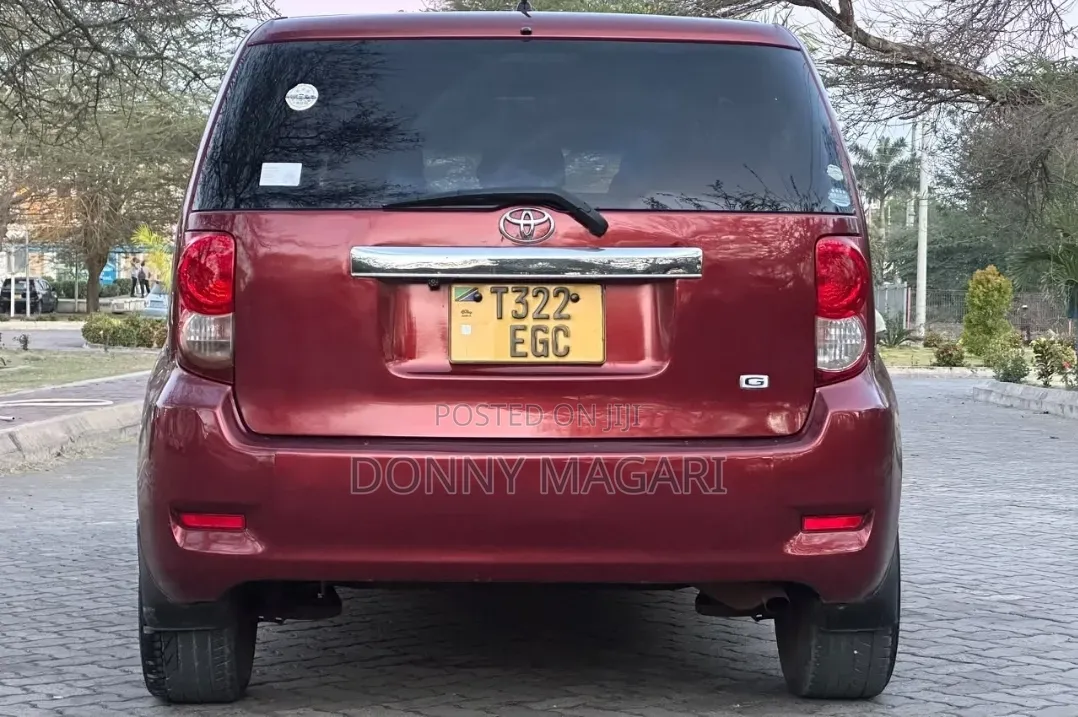 Toyota Corolla Rumion 2009 Maroon