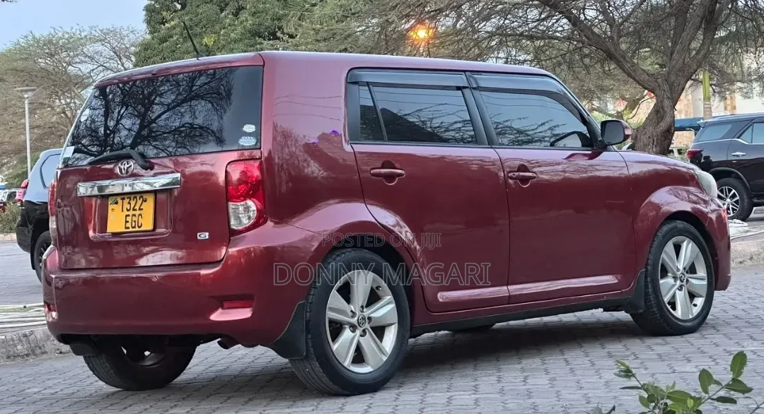 Toyota Corolla Rumion 2009 Maroon