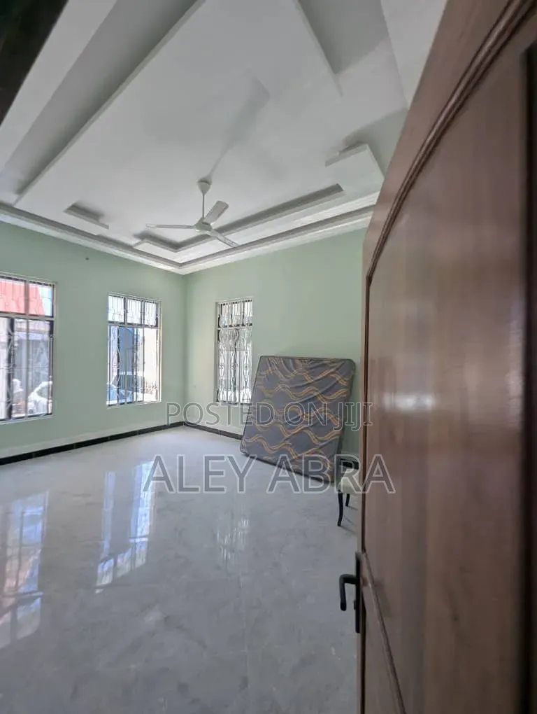 5bdrm House in Fuoni, Magharibi for sale